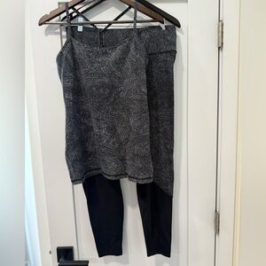 Lululemon Athletica Black and White Legging & Tank Set